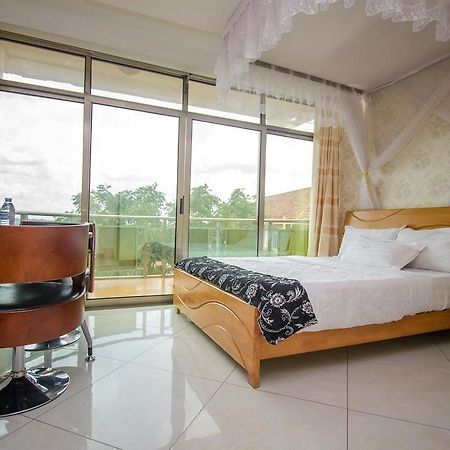 Sal'S Boutique Hotel Kampala Bagian luar foto