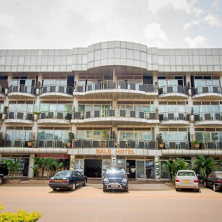 Sal'S Boutique Hotel Kampala Bagian luar foto