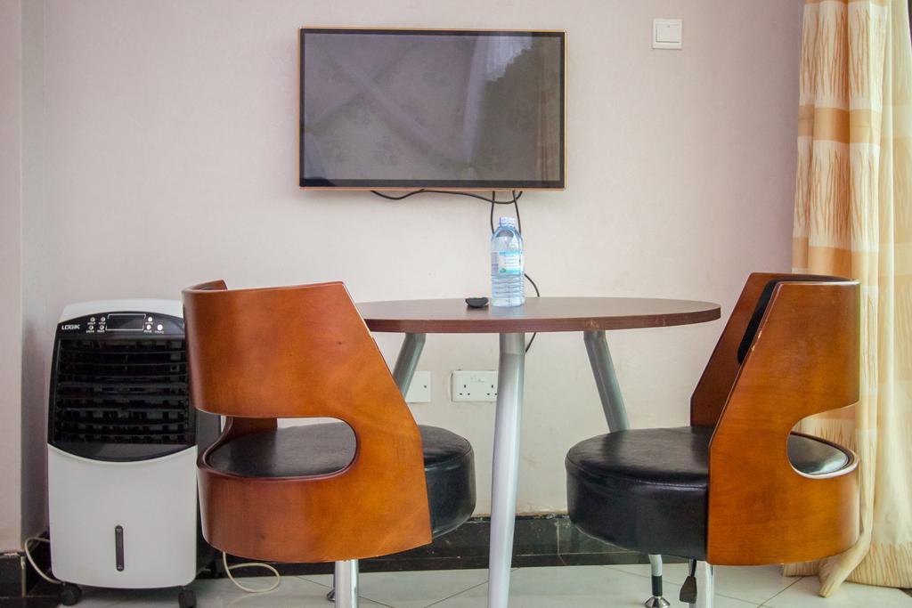 Sal'S Boutique Hotel Kampala Bagian luar foto