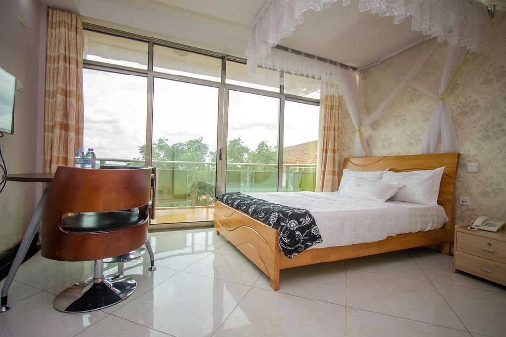 Sal'S Boutique Hotel Kampala Bagian luar foto
