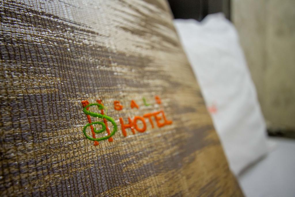 Sal'S Boutique Hotel Kampala Bagian luar foto