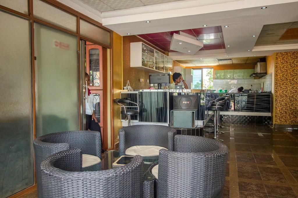 Sal'S Boutique Hotel Kampala Bagian luar foto