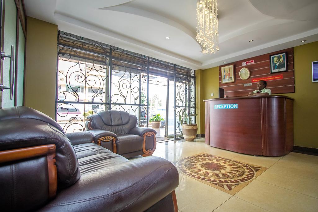 Sal'S Boutique Hotel Kampala Bagian luar foto